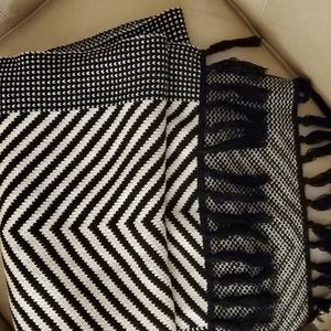 Lucky brand scarf 💙🤍